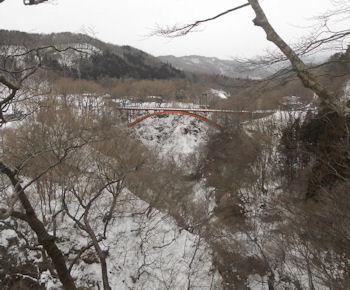 雪割橋遠景